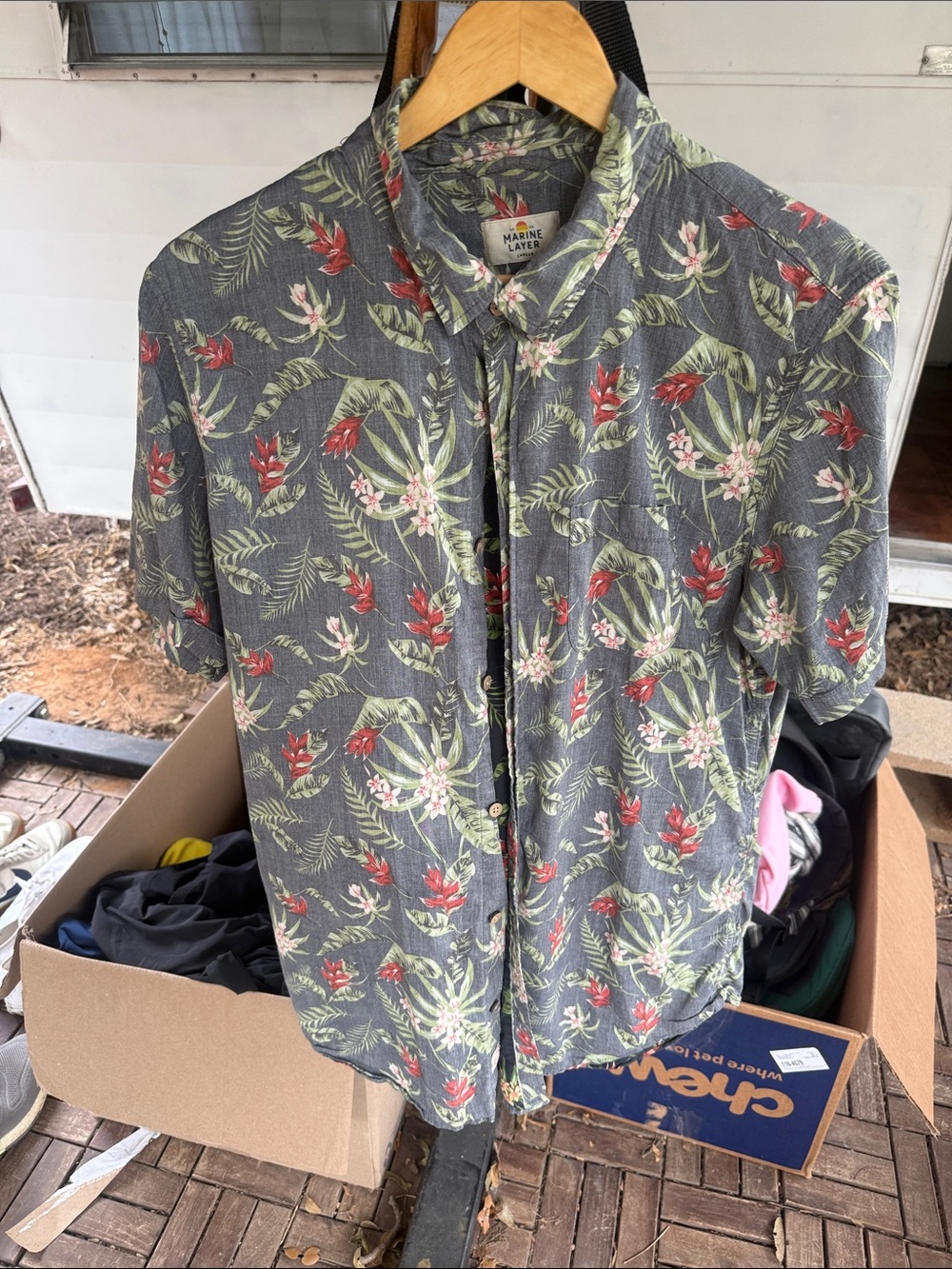 Marine Layer Gray Short-Sleeve Tropical Print Button-Down Shirt